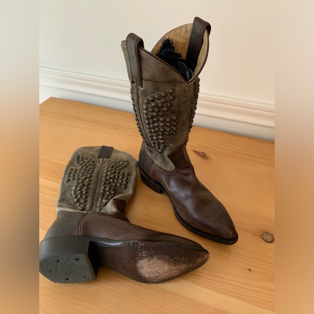 LADIES FRYE BILLY HAMMERED STUD LEATHER & CANVAS PULL-ON COWGIRL BOOTS szie 6.5B